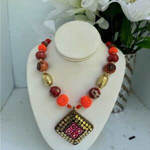 PINK - NEW ARRIVAL CHUNKY STATEMENT NECKLACE